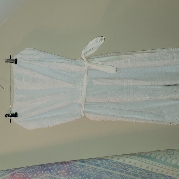 HP🎉 🕊️Express White Eyelet Lace Jumpsuit - Size M - Picture 5 of 12